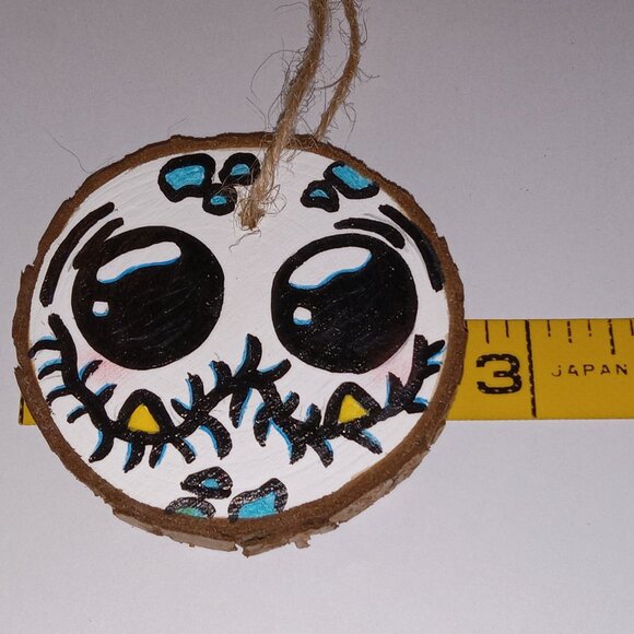 🎯 Cute Handmade, Hand Painted Small Wooden Disc, Hanging Ornament - Picture 5 of 10